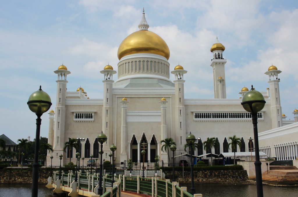 Sultan Omar Ali Saifuddien Mosque, Brunei