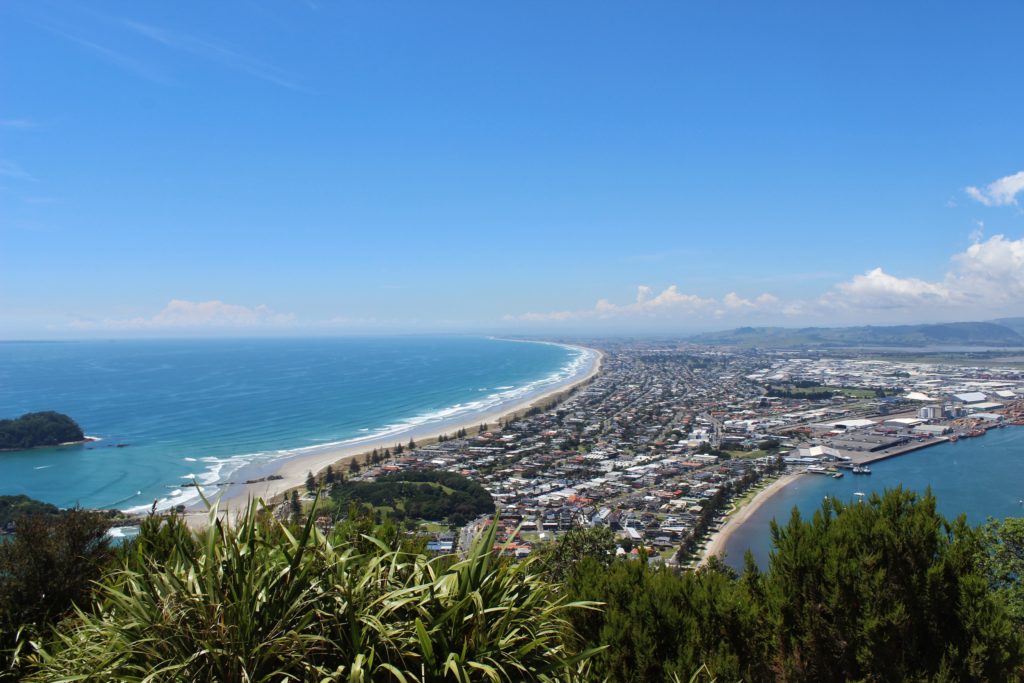 The narrow peninsula of Mount Maunganui, New Zealand